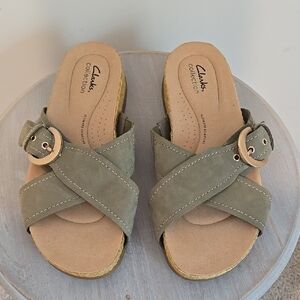 Reileigh May Green Sandals By Clarks Cross-Strap Design Adjustable Buckle